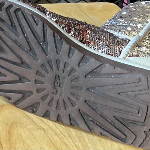 UGG Sequin Boots Size 7 - Picture 5 of 6